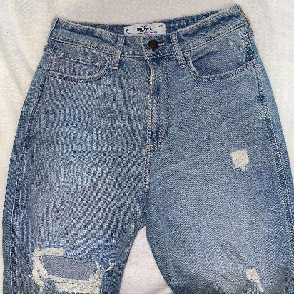 Hollister Women's Curvy Ultra High Rise Light Blue Mom Jeans